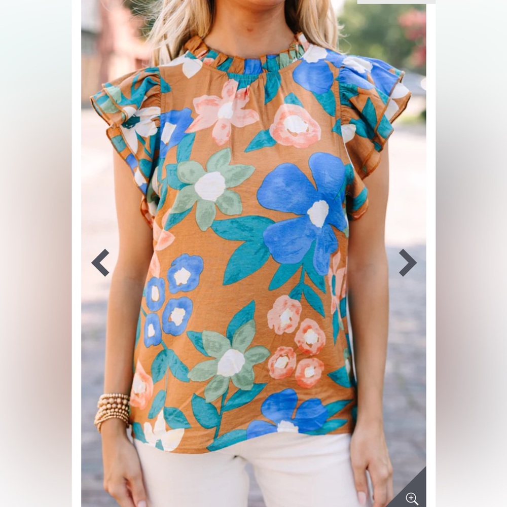Jodifl Floral Flutter Sleeve Blouse